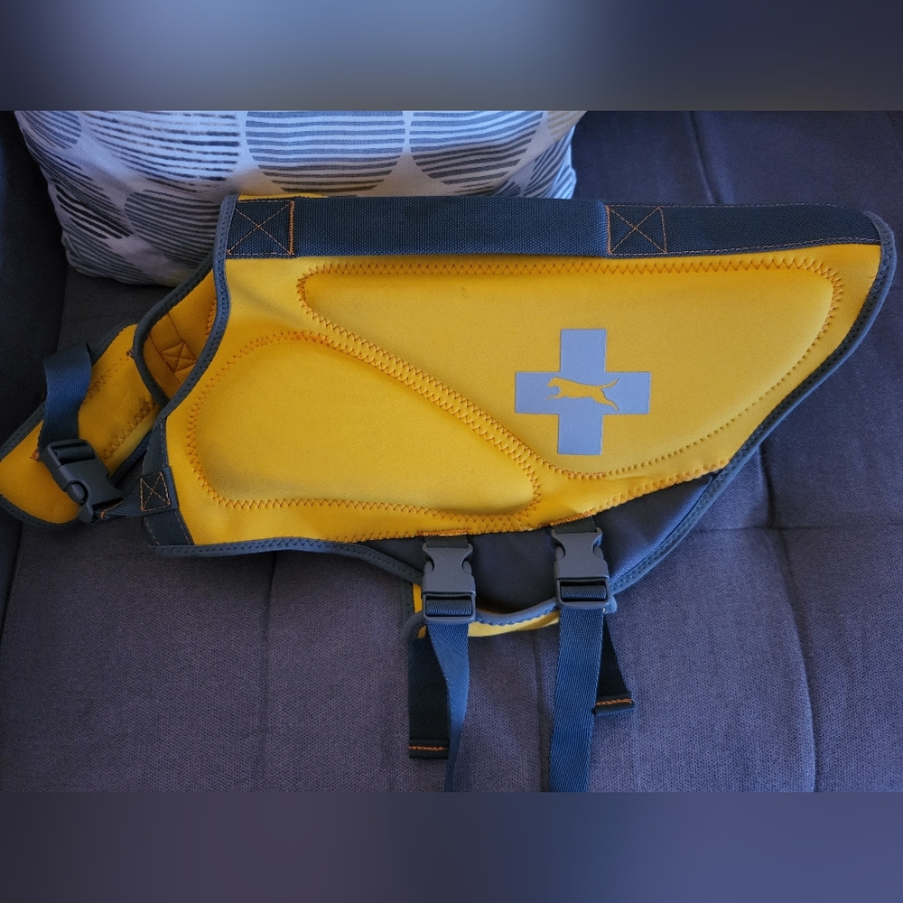 Top Paw Neoprene Reflective Dog Life Jacket.